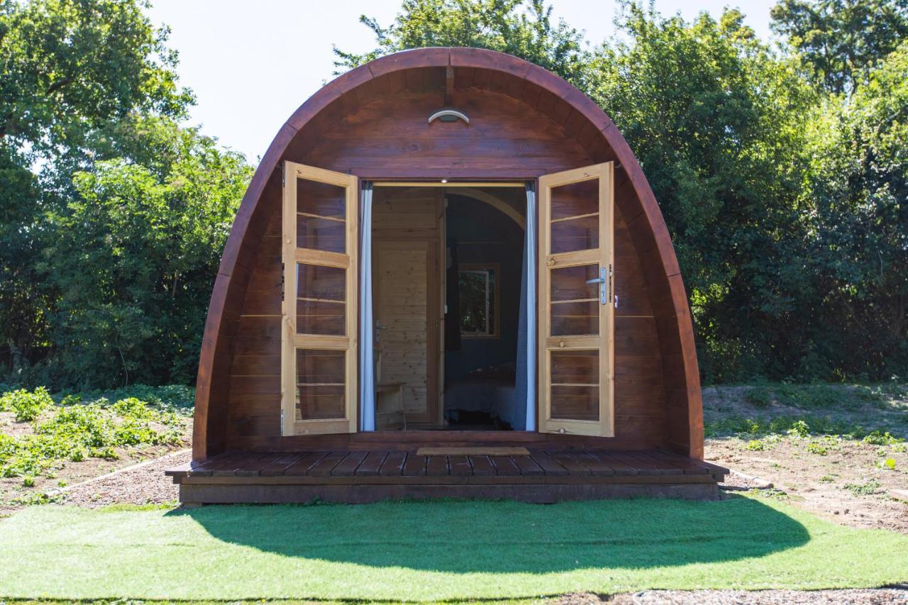 The Woolpack Glamping Hotel Maidstone Bagian luar foto