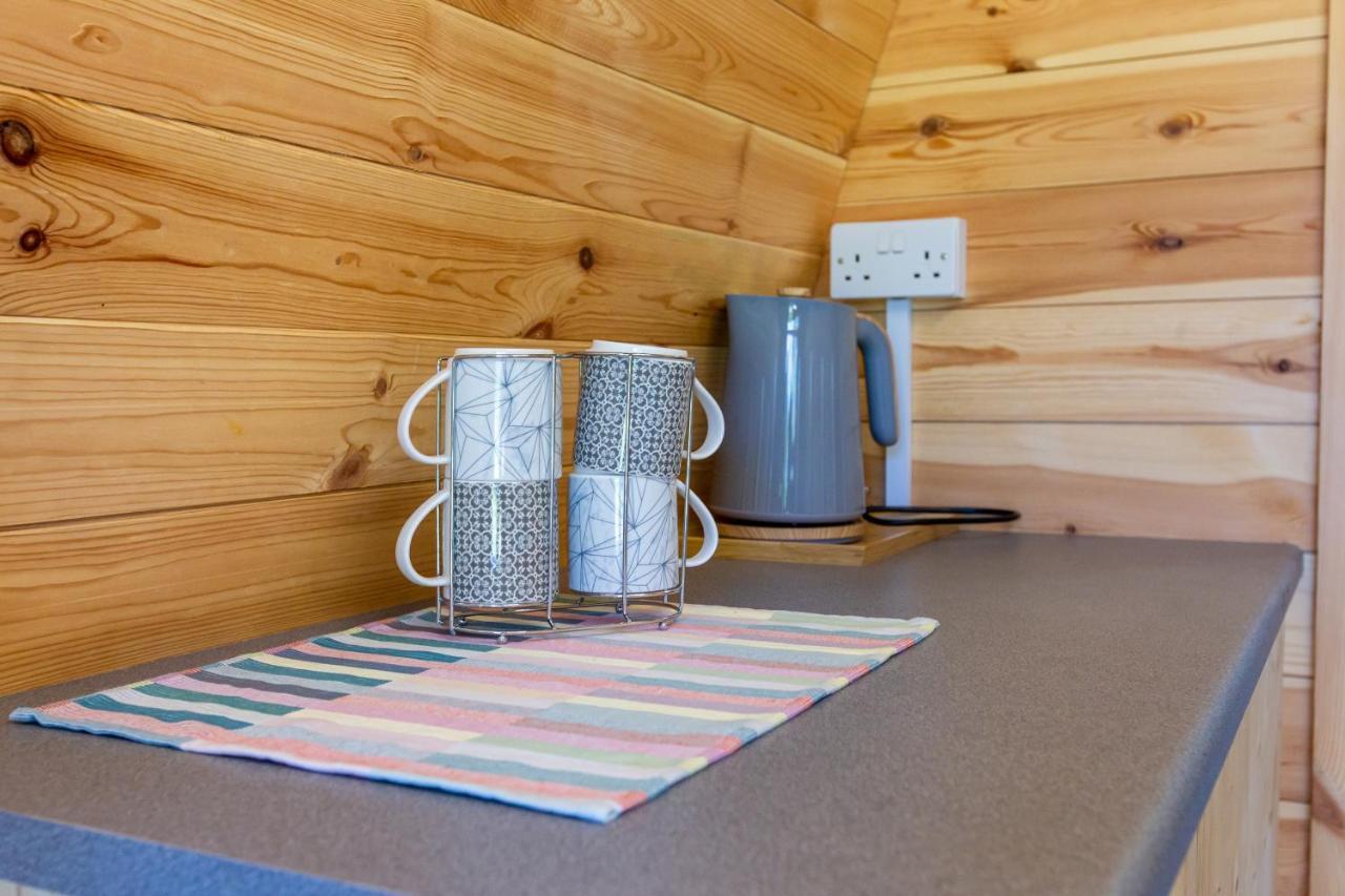 The Woolpack Glamping Hotel Maidstone Bagian luar foto